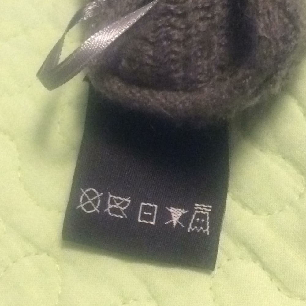 Poncho - Picture 5 of 5